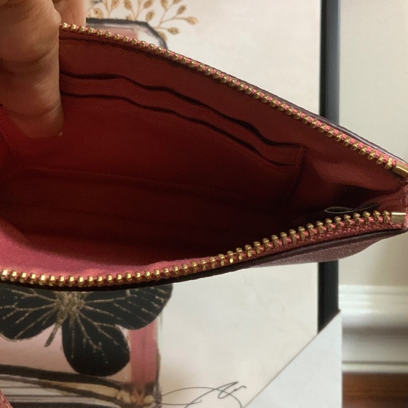 Coach Coral Leather Wristlet NWOT - Picture 4 of 5